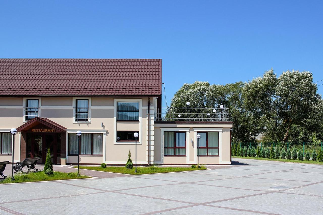 Роляда Hotel Tysmenytsia Luaran gambar