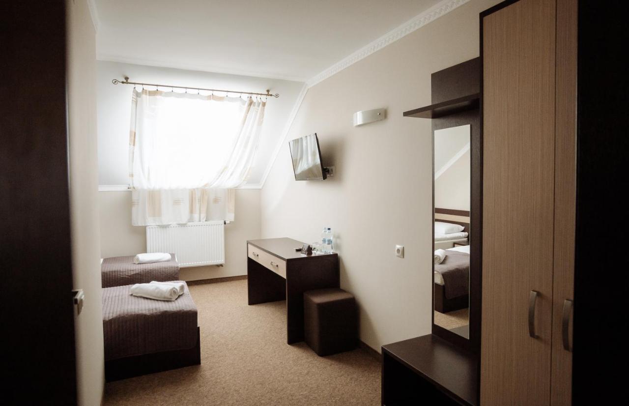 Роляда Hotel Tysmenytsia Luaran gambar