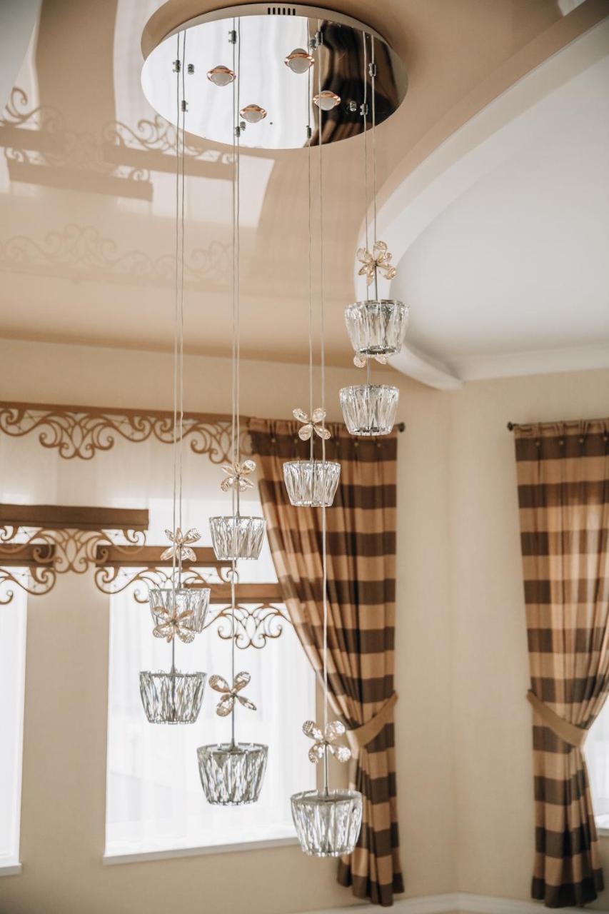 Роляда Hotel Tysmenytsia Luaran gambar
