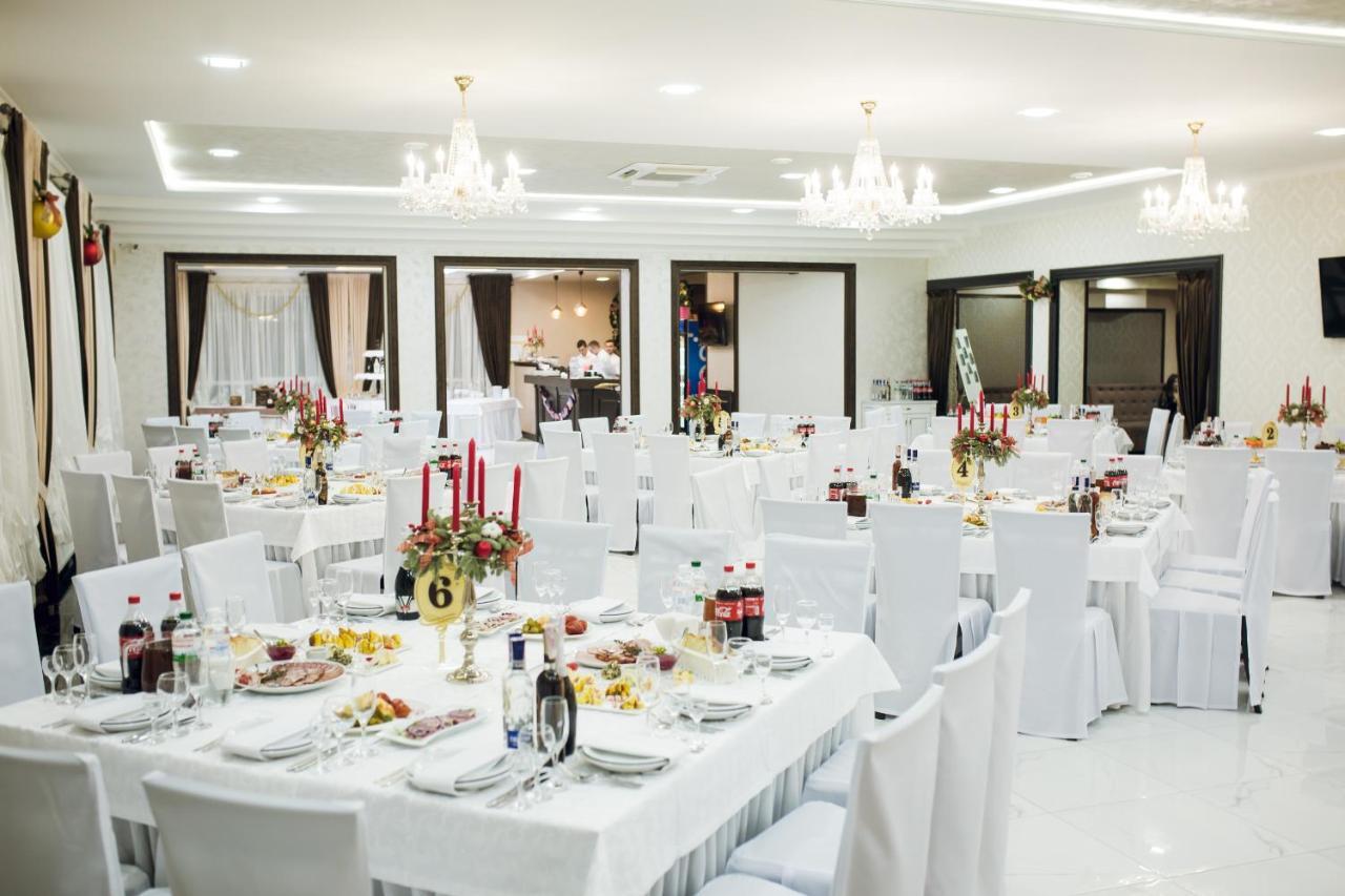 Роляда Hotel Tysmenytsia Luaran gambar