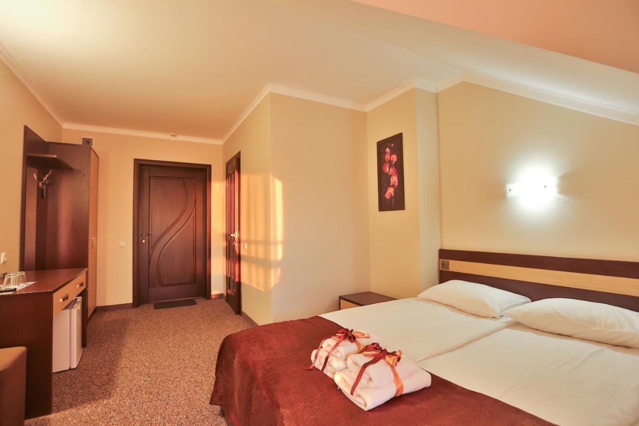 Роляда Hotel Tysmenytsia Luaran gambar