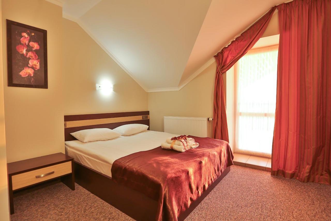 Роляда Hotel Tysmenytsia Luaran gambar