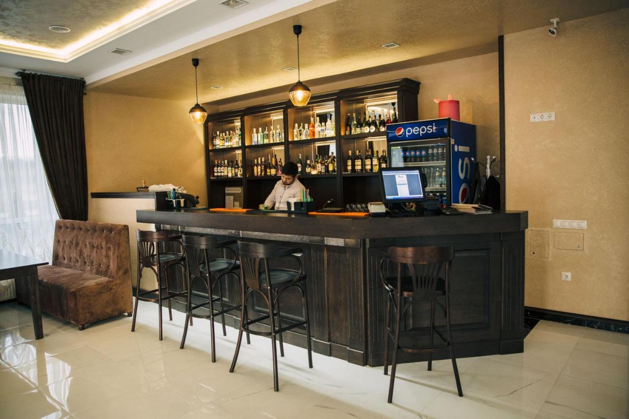 Роляда Hotel Tysmenytsia Luaran gambar