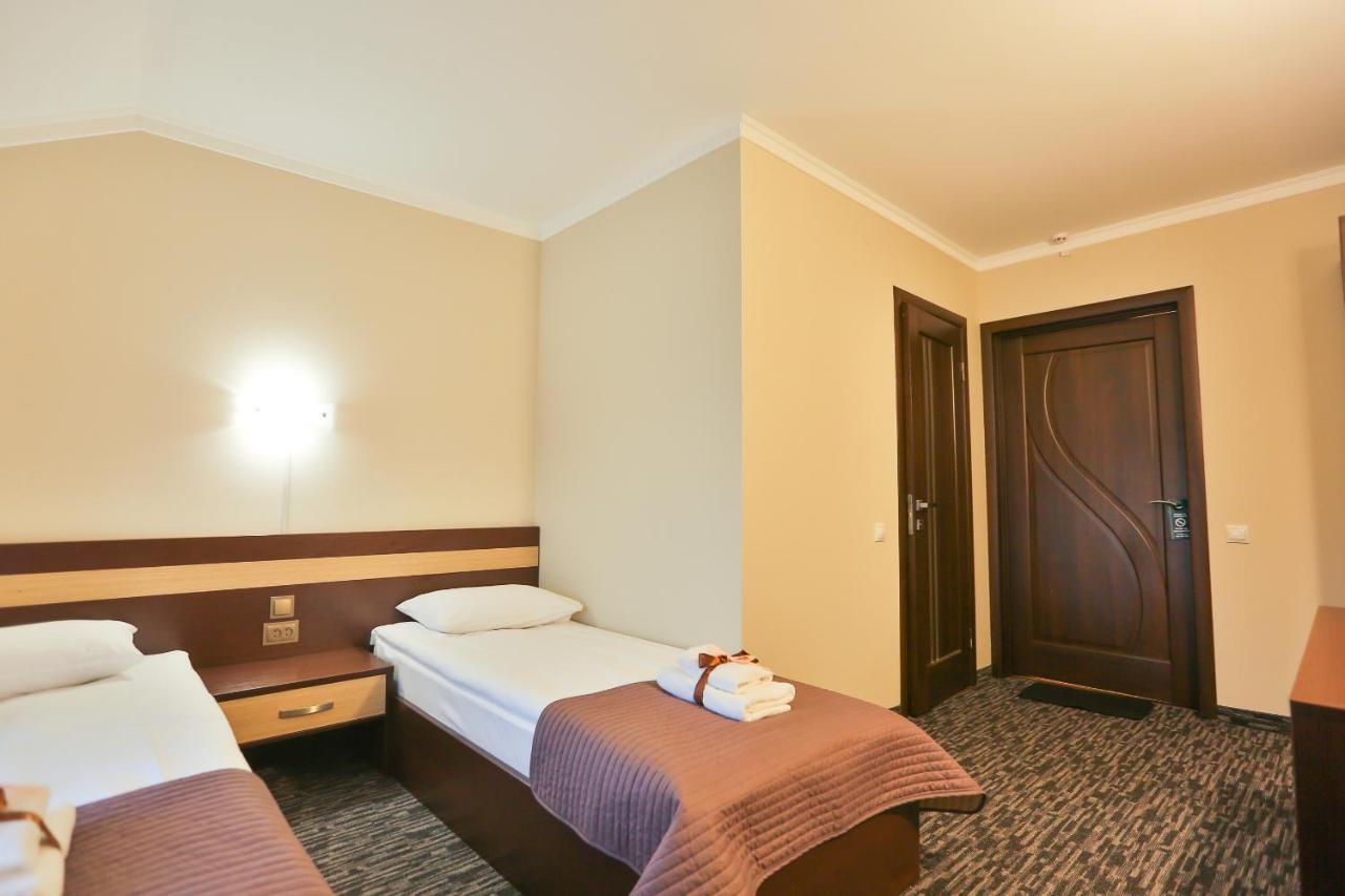 Роляда Hotel Tysmenytsia Luaran gambar