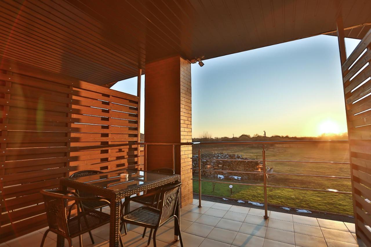 Роляда Hotel Tysmenytsia Luaran gambar