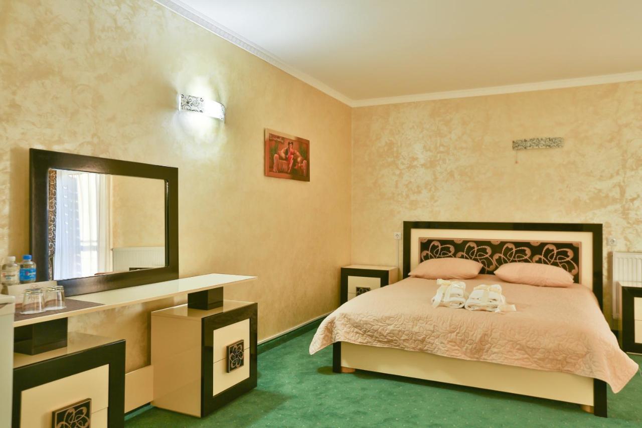 Роляда Hotel Tysmenytsia Luaran gambar